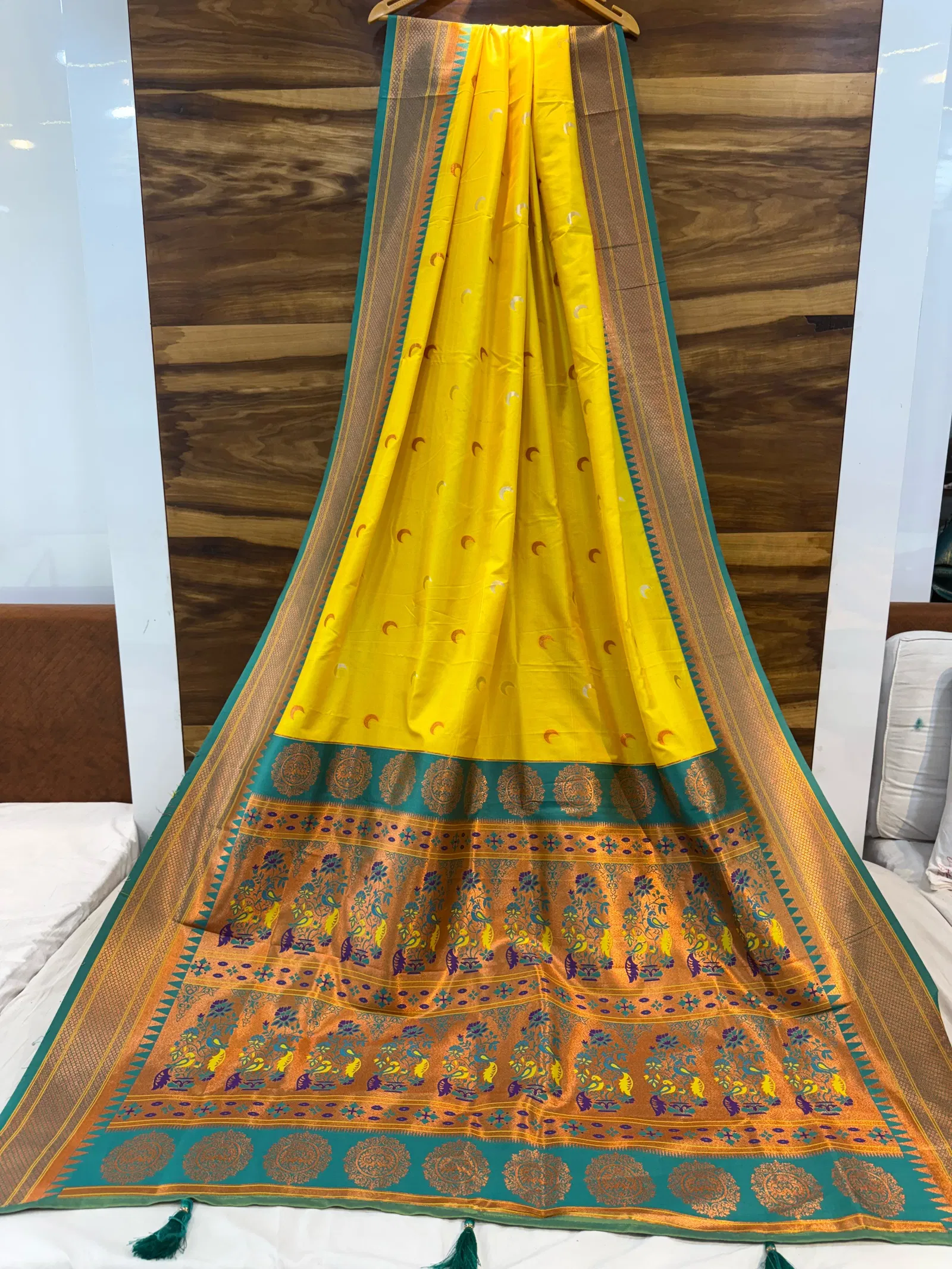 Chandrakor Paithani Soft Silk Non Catalog Saree Wholesale Shop In Surat